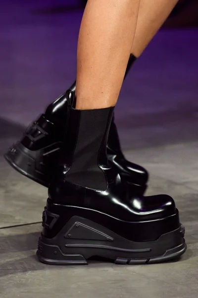 Look 28